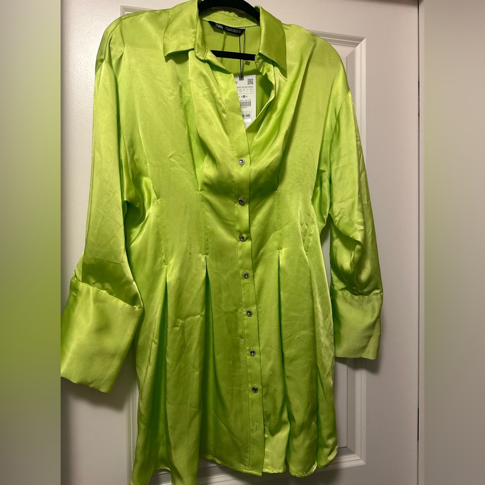 Zara green silk dress never worn with tags. Cinches at the waist.